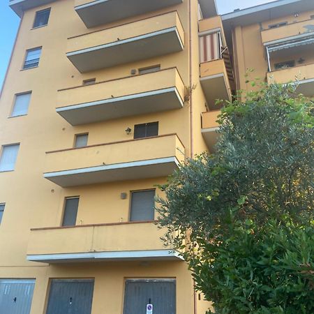 Апартаменты Vicinissima Ospedale Cisanello Casa Francesca Пиза Экстерьер фото